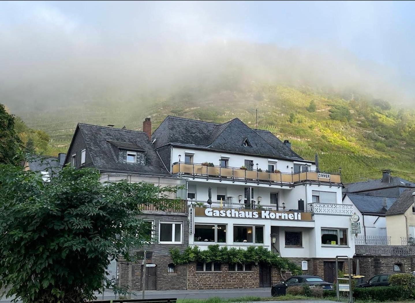 Gasthaus Korneli Sankt Aldegund Ngoại thất bức ảnh